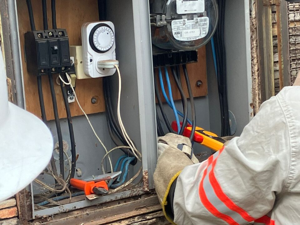 Furtos e fraudes de energia causam prejuízo de quase R$ 1 milhão na região de Prudente
