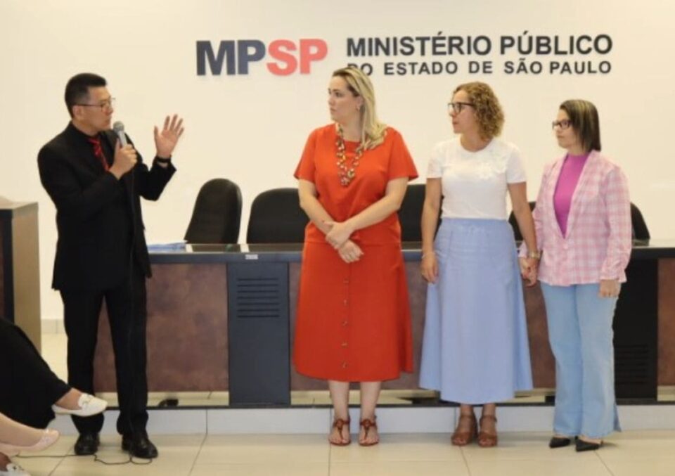 Professores da rede municipal são premiados por boas práticas na construção da cultura da paz nas escolas