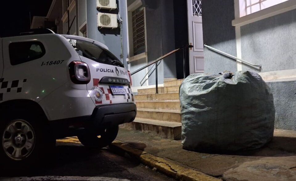 Homem é preso em flagrante após furtar 30 kg de latinhas em Presidente Prudente