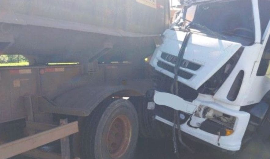 Acidente entre caminhões fecha Raposo Tavares por quase três horas em Rancharia