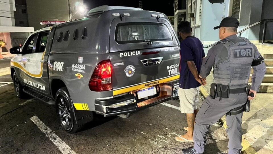 Jovem procurado é detido em ação da Polícia Rodoviária na Assis Chateaubriand em Pirapozinho
