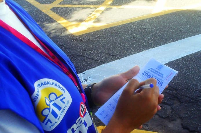 Com aumento da demanda, Semob reforça orientações após relatos de falta de cartões da Zona Azul no Centro