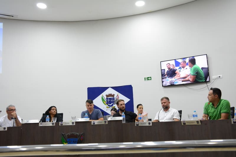 Câmara de Álvares Machado cobra melhorias em vias e homenageia atletas paralímpicos