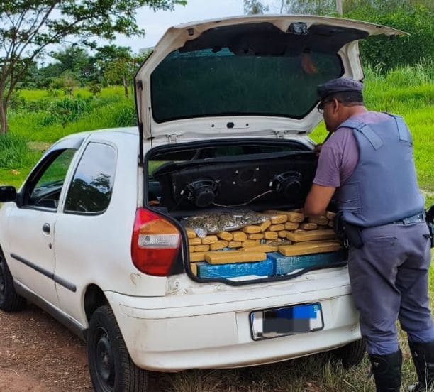 Polícia Rodoviária prende casal com quase 400 kg de maconha e cocaína em Teodoro Sampaio