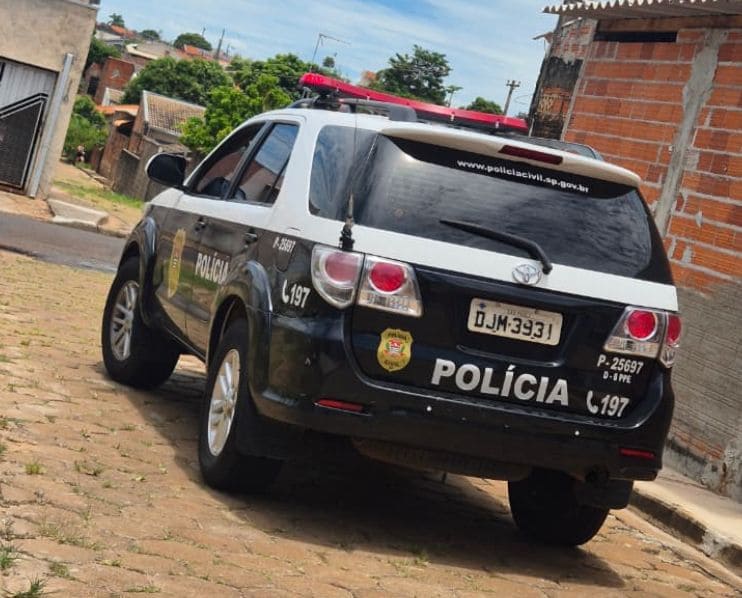 Polícia Civil prende jovem suspeito de atirar contra grupo de pessoas e perseguir vítima pelas ruas de Pirapozinho