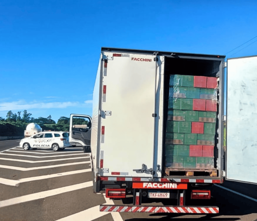 Polícia Militar prende três envolvidos em furto de carga e recupera grande quantidade de bebidas em Pirapozinho