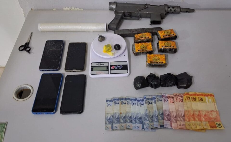 Força Tática prende dois por tráfico e apreende drogas, metralhadora artesanal e carro em Presidente Prudente