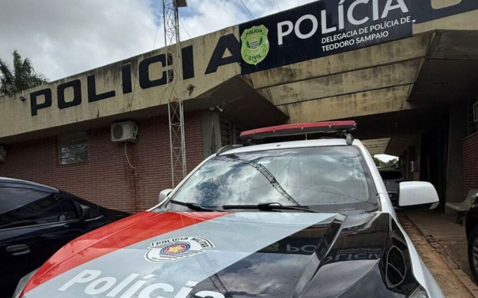 Mulher é presa por homicídio após homem ser encontrado morto em residência de Teodoro Sampaio