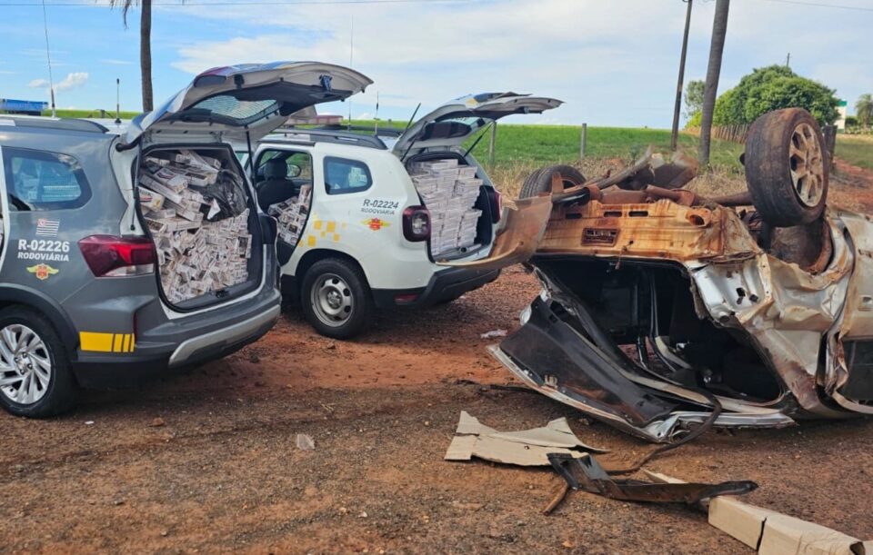Acidente na Rodovia Arlindo Béttio, em Rosana, expõe carga milionária de cigarros contrabandeados