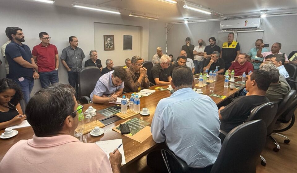 Vereadores e Prefeitura discutem novo sistema de transporte coletivo