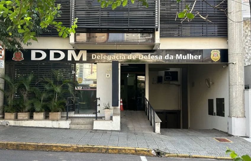 Mãe é presa após deixar filha de 6 anos sozinha durante a noite em Prudente