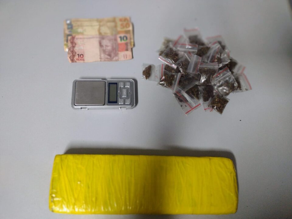 Denúncias levam PM a prender suspeito com maconha pronta para venda