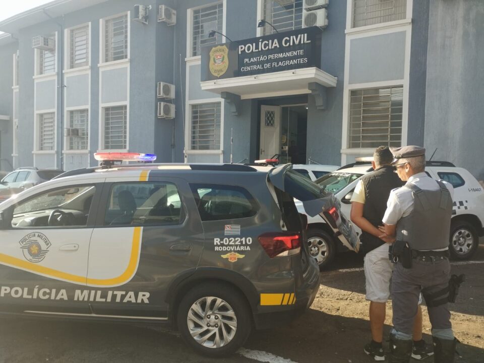 Procurado por homicídio é preso em ônibus na Raposo Tavares