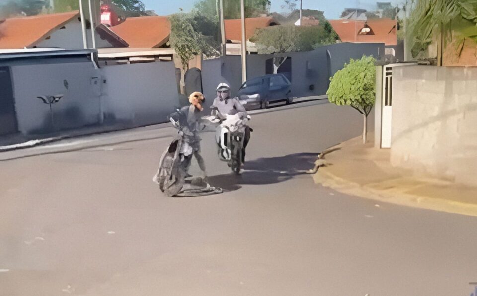 Motociclista sem CNH foge, mobiliza Águia e acaba detido após perseguição