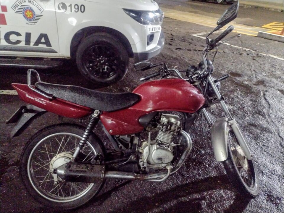 Homem é detido ao pilotar moto com numeração do motor raspada em Prudente