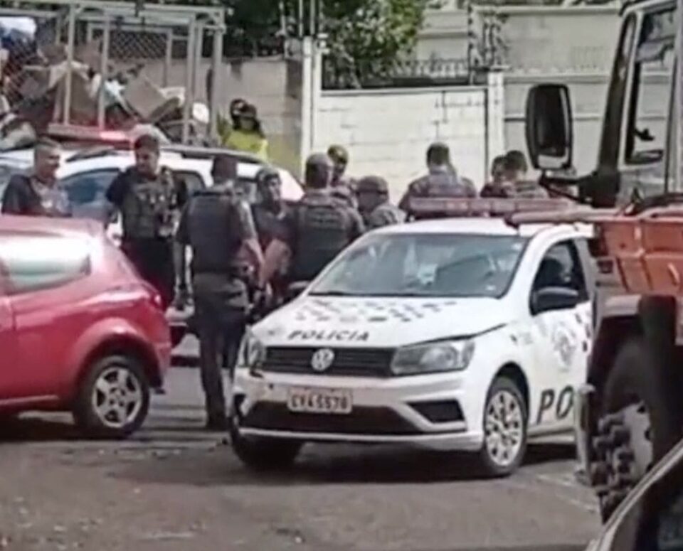 Perseguição policial termina com homem preso e objetos furtados recuperados