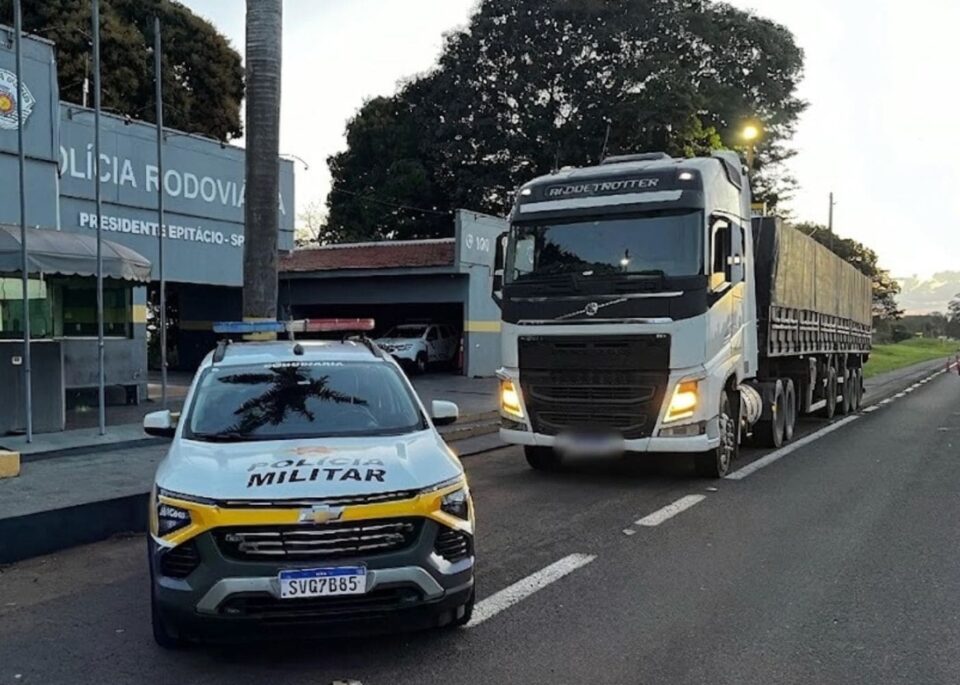 Após tentativa de fuga, Polícia recupera caminhão roubado em Presidente Epitácio