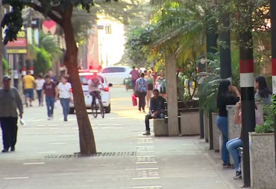 Comércio só poderá abrir em feriados com acordo entre patrões e trabalhadores