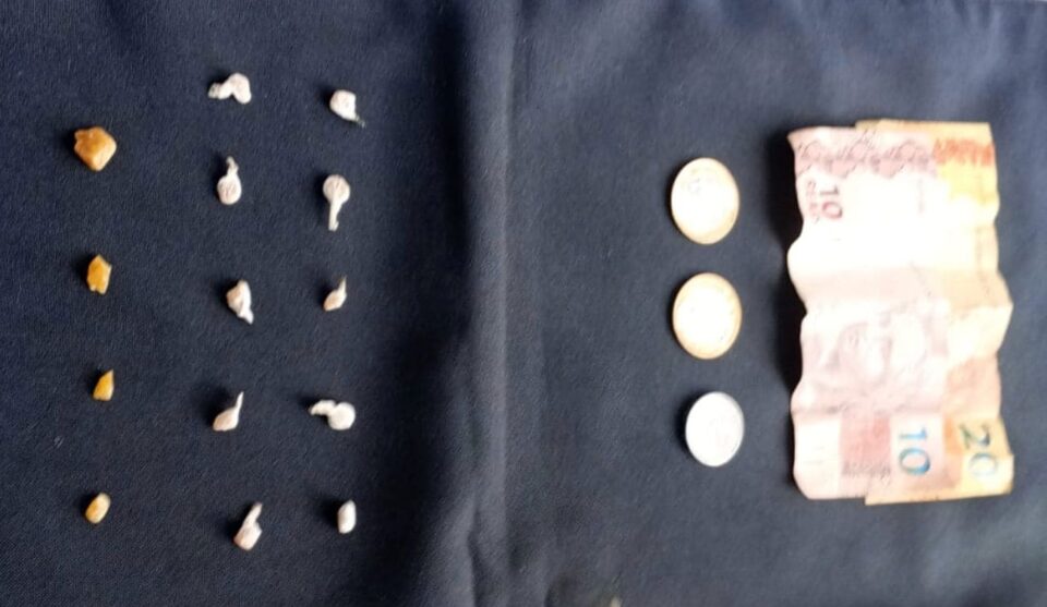 Mulher é presa com 14 pedras de crack na linha férrea em Presidente Prudente