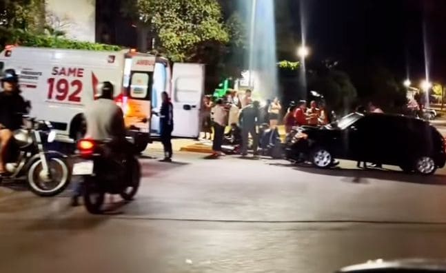 Acidente entre carro e moto deixa duas mulheres feridas em rotatória de Prudente