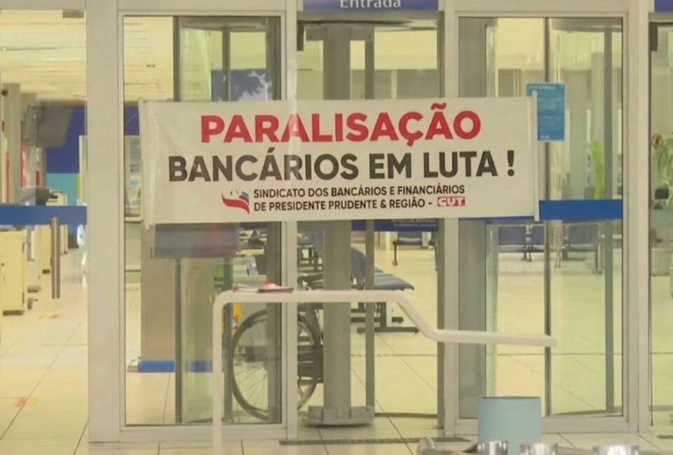 Bancários de Presidente Prudente realizam paralisação de 24 horas