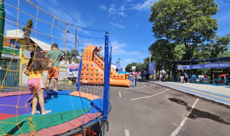 Projeto Athia na Praça promove lazer e cuidados com a saúde em Álvares Machado