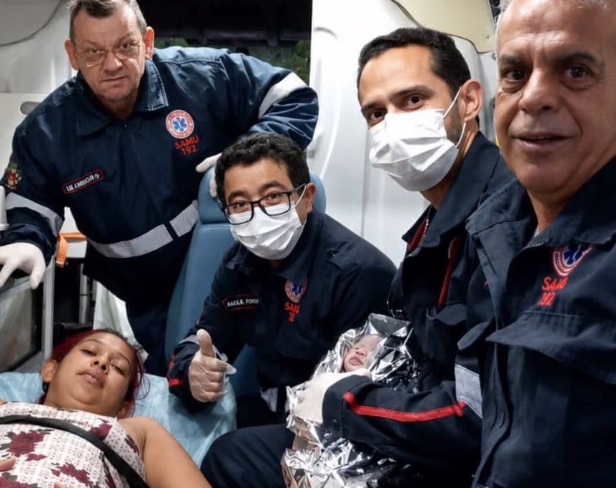 Bebê não espera hospital e nasce dentro de ambulância em Presidente Prudente