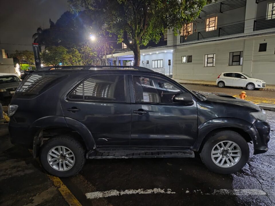 Homem é preso com SW4 ‘dublê’ e diz que iria ao Paraguai buscar cigarros