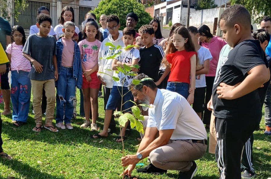 Dia da Árvore é celebrado com plantios e implantação de viveiro em Prudente
