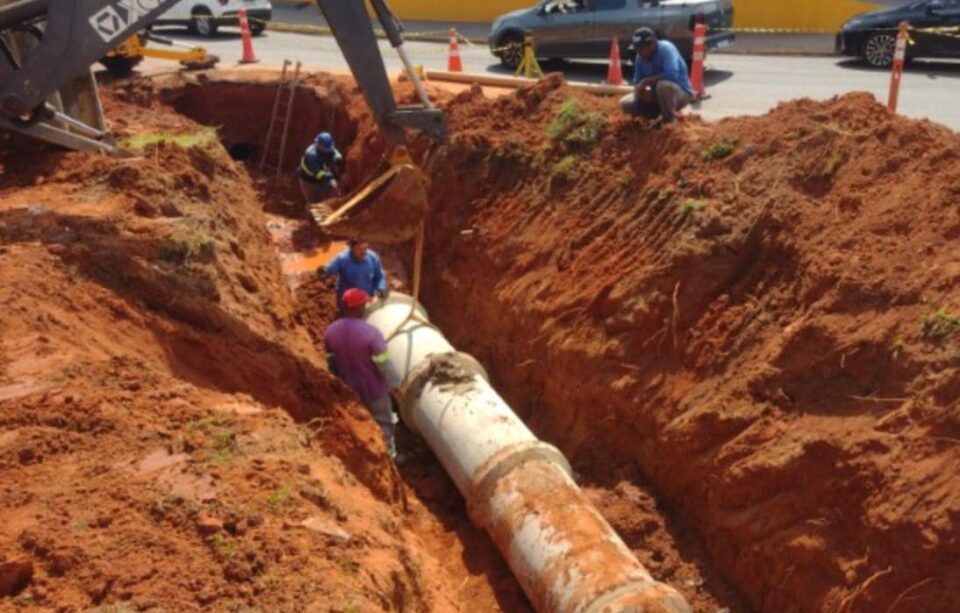 Avenida 14 de Setembro recebe reparos para acabar com empoçamentos