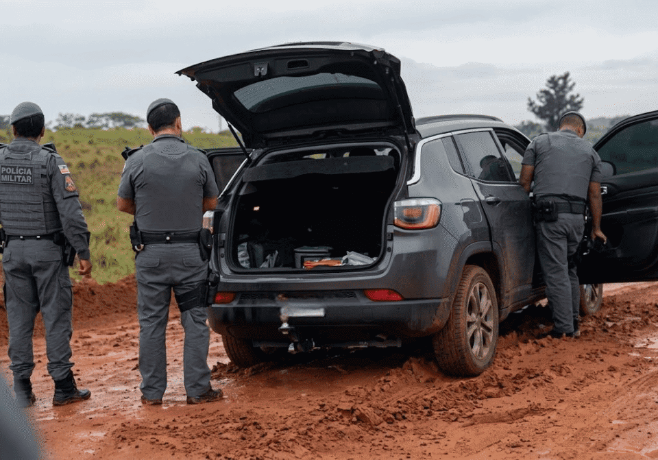 Dois adolescentes são apreendidos após roubo de carro em Presidente Prudente