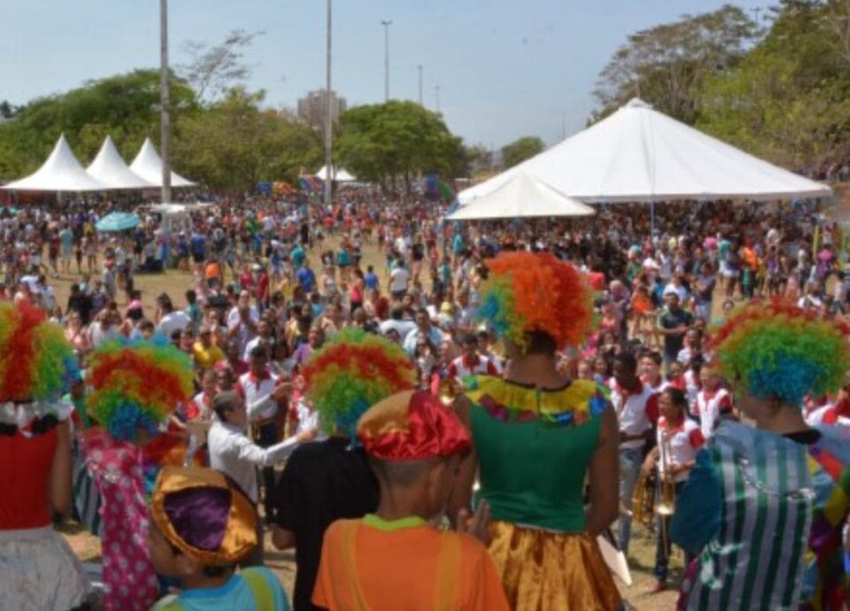 Dia das Crianças terá festa gratuita com circo e brinquedos no Parque do Povo