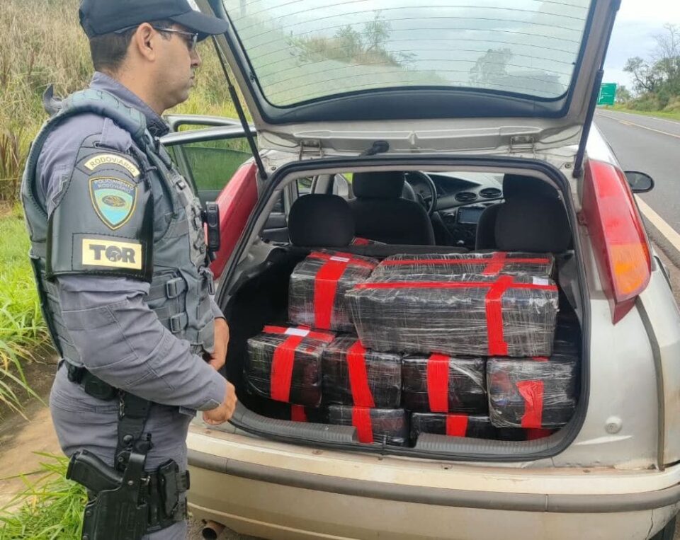 Jovem de 17 anos é apreendido com 320 kg de maconha em Pirapozinho