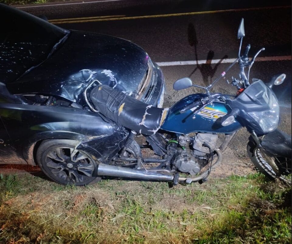 Carro bate na traseira de moto e motociclista morre entre Anhumas e Regente Feijó